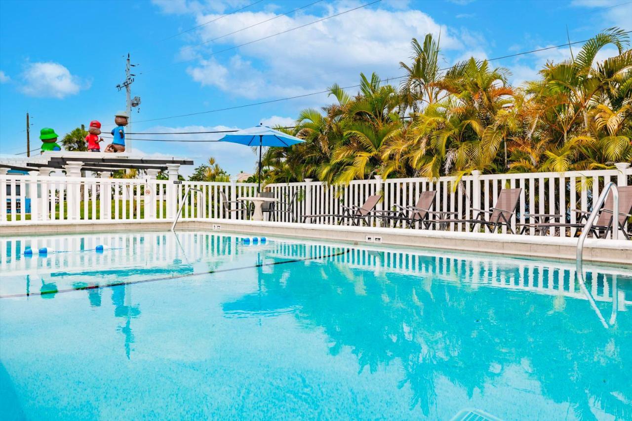 Poolfront Cottage Near Beach With Full Kitchen! Fort Myers Exterior foto