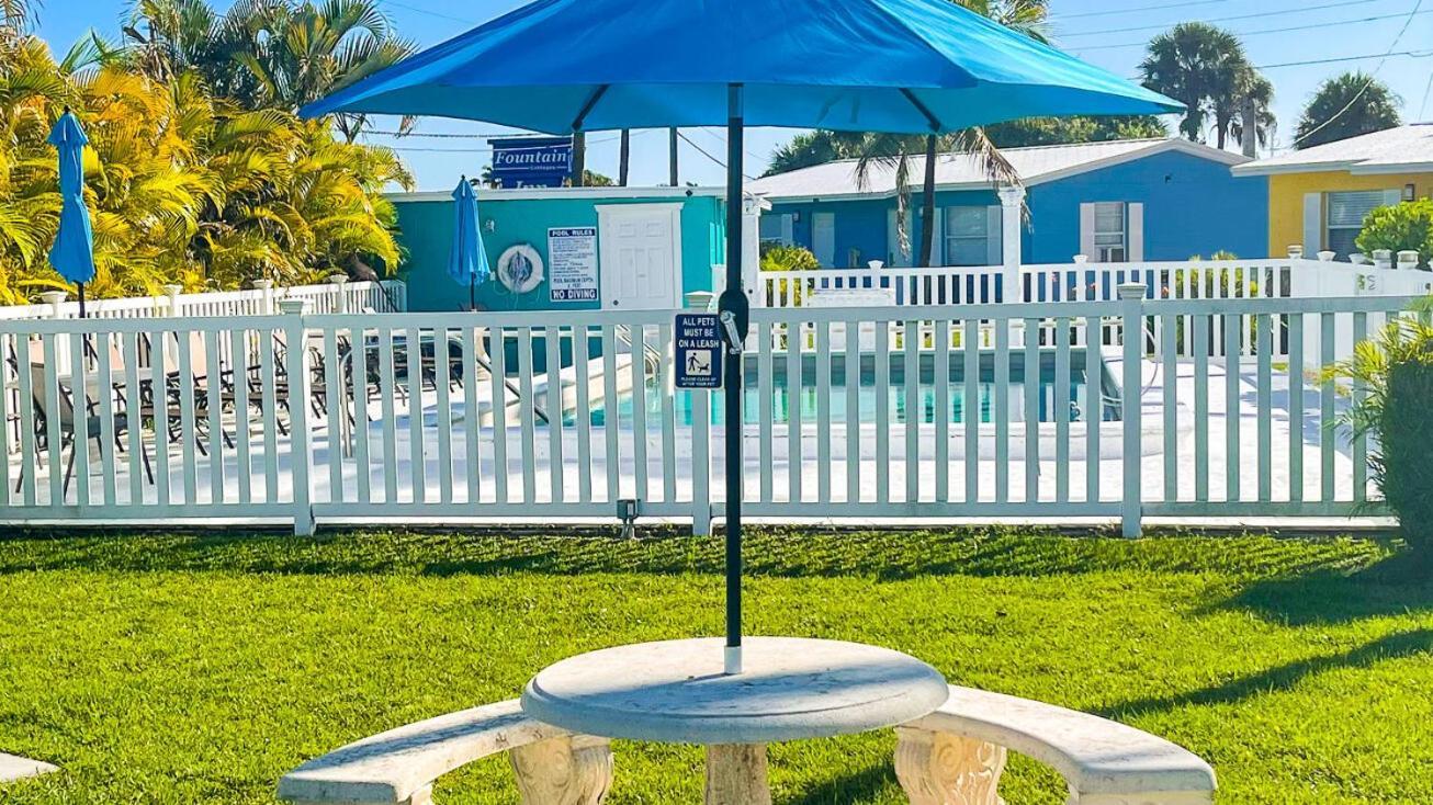 Poolfront Cottage Near Beach With Full Kitchen! Fort Myers Exterior foto